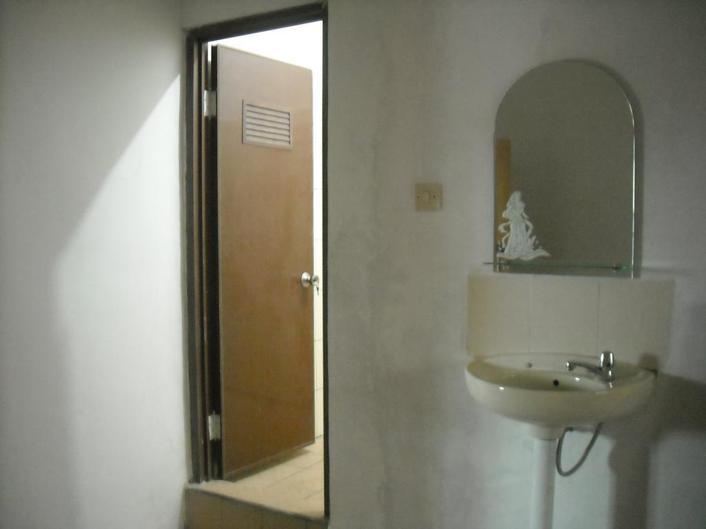 Privatunterkunft Warung Jojo And Munduk